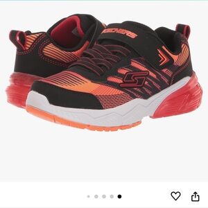 NWT Sketchers boy shoes